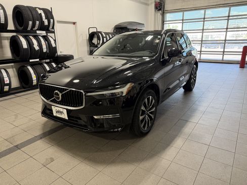 Used 2023 Volvo XC60 B5 Core w/ Climate Package AWD/4WD image 33