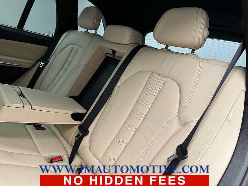 Used 2021 BMW X5 xDrive40i w/ Executive Package AWD/4WD image 16