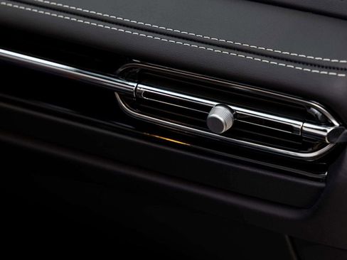 Used 2025 Aston Martin DB12 Convertible image 46