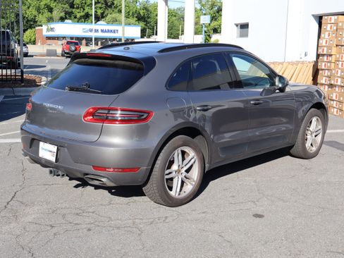 Used 2018 Porsche Macan AWD/4WD image 21