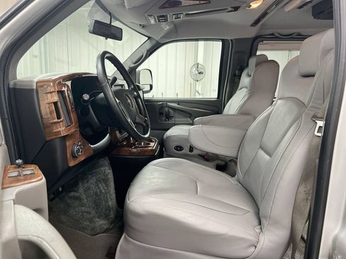 Used 2014 GMC Savana 1500 RWD image 18