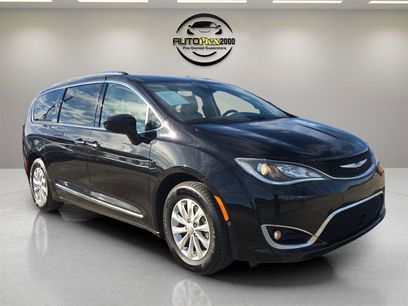 Used 2019 Chrysler Pacifica Touring-L w/ Advanced Safetytec Group