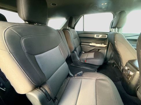 Certified 2022 Ford Explorer XLT image 25