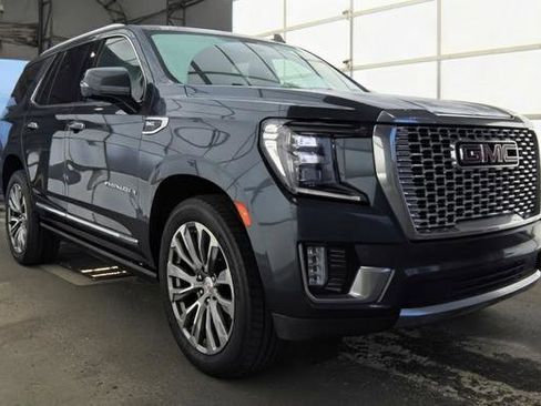Used 2021 GMC Yukon Denali w/ Denali Premium Package RWD image 2