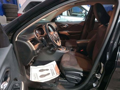 Used 2017 Jeep Cherokee Latitude w/ Cold Weather Group image 5