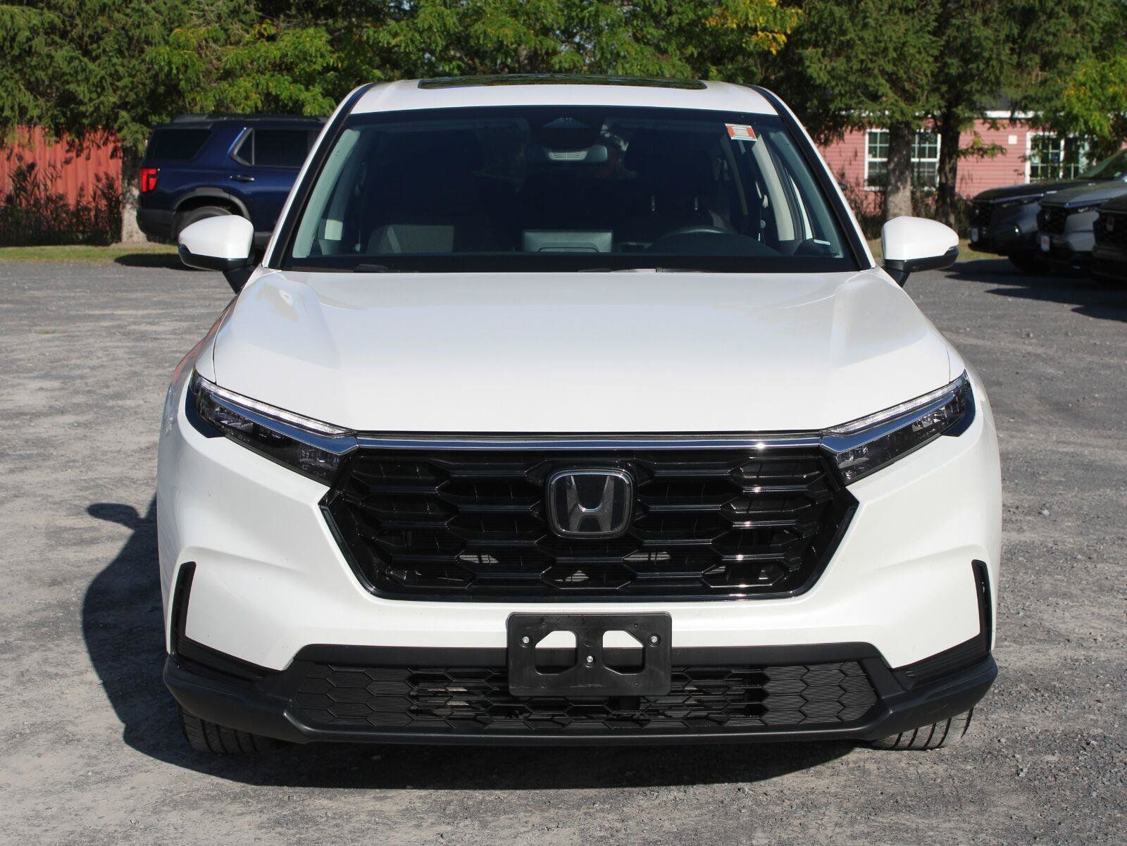Used 2025 Honda CR-V EX image 2