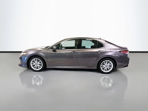 Used 2020 Toyota Camry XLE FWD image 2
