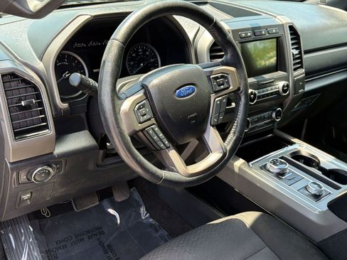 Used 2020 Ford Expedition XLT AWD/4WD image 4