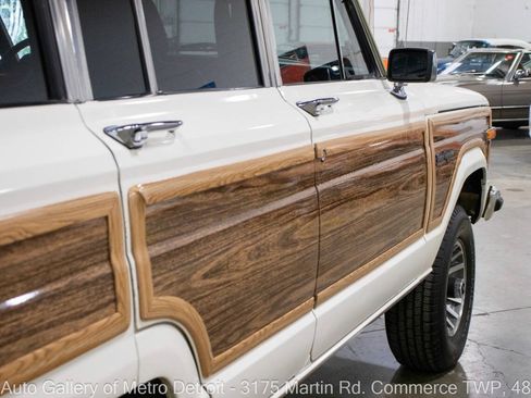 Used 1987 Jeep Grand Wagoneer AWD/4WD image 24