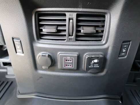 Used 2024 Nissan Titan PRO-4X w/ Pro-4x Convenience Package AWD/4WD image 29