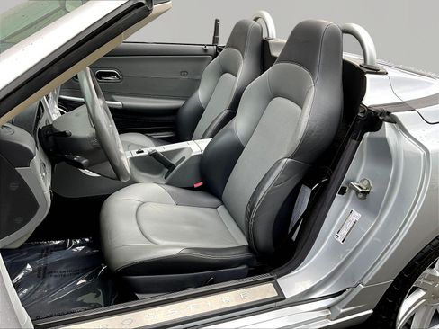 Used 2007 Chrysler Crossfire Limited RWD image 19