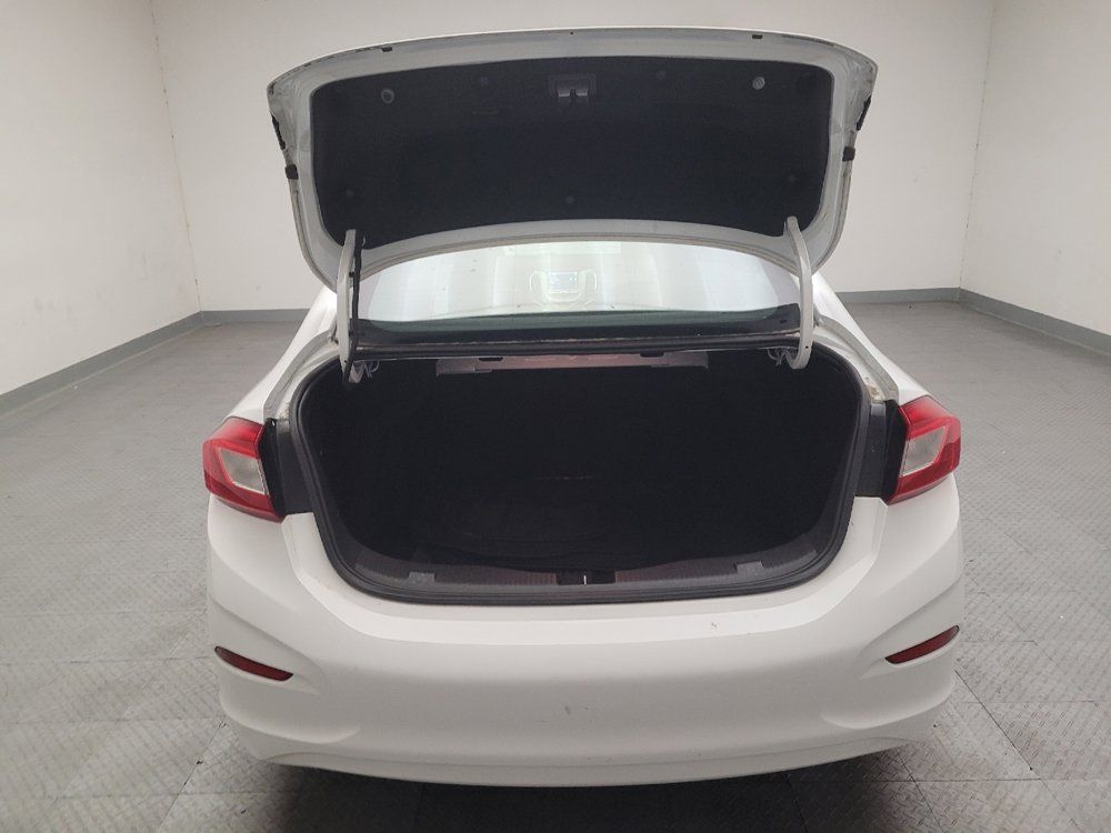 Used 2018 Chevrolet Cruze LS FWD image 29