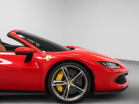 Used 2025 Ferrari 296 GTS RWD image 9