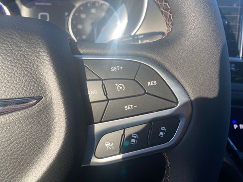 New 2026 Chrysler Pacifica Pinnacle FWD image 17