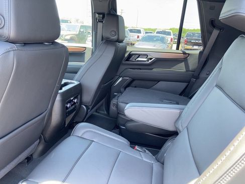 New 2026 GMC Yukon Denali w/ Sun & Power Step Package AWD/4WD image 16