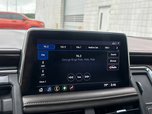 Used 2021 Chevrolet Tahoe Z71 AWD/4WD image 13