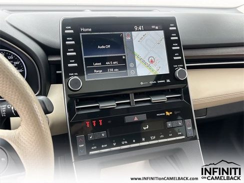 Used 2019 Toyota Avalon Limited image 28