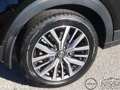 Used 2021 Nissan Kicks SV image 7