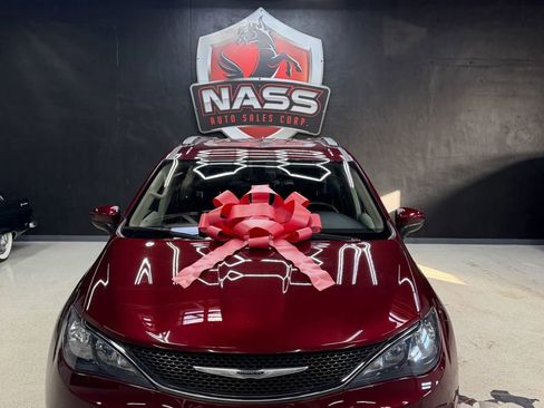 Used 2021 Chrysler Voyager Lxi image 8