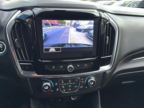 Used 2021 Chevrolet Traverse LT image 29