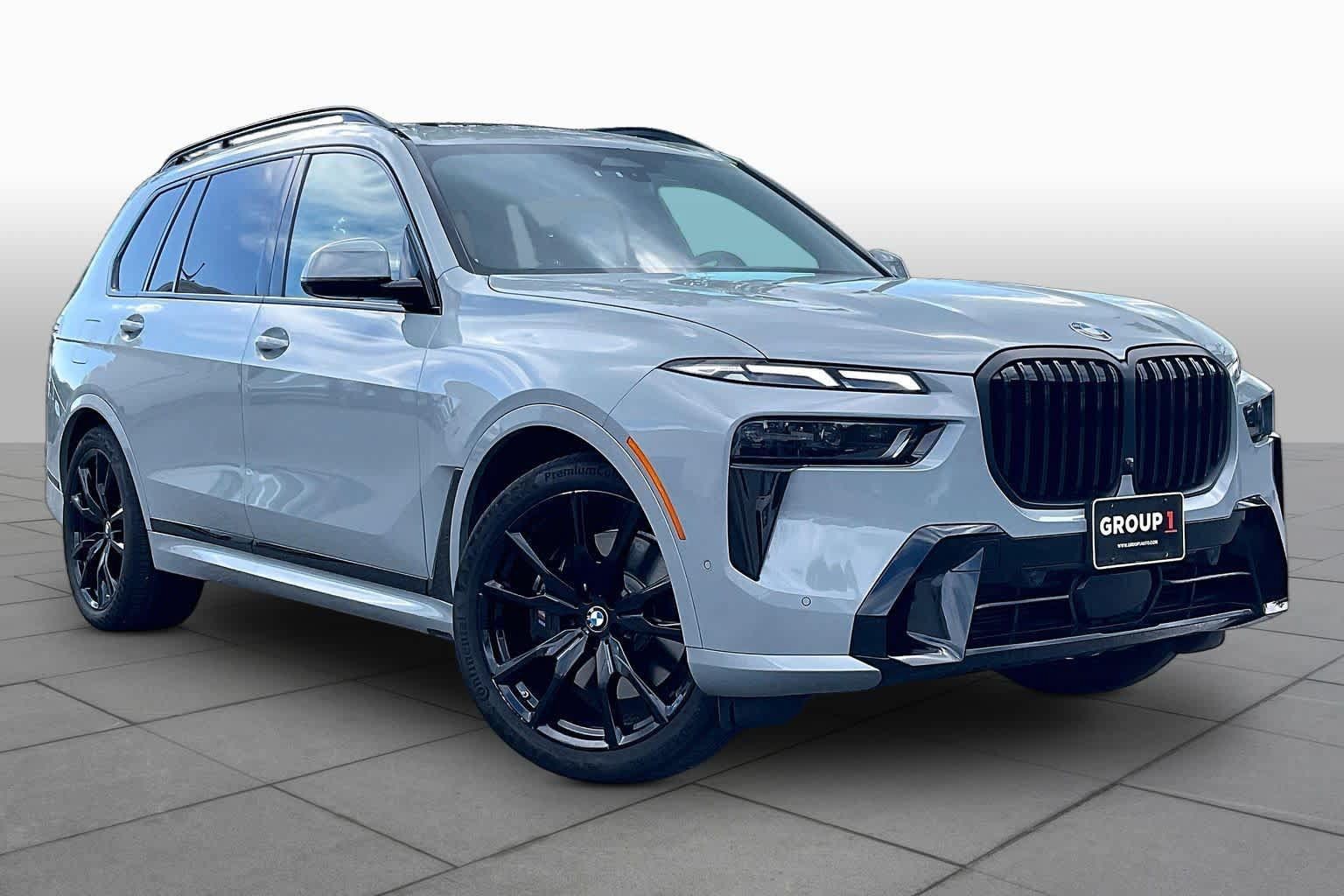 Used 2025 BMW X7 xDrive40i w/ M Sport Package AWD/4WD image 2