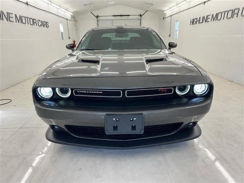 Used 2018 Dodge Challenger R/T Scat Pack w/ Dynamics Package RWD image 2