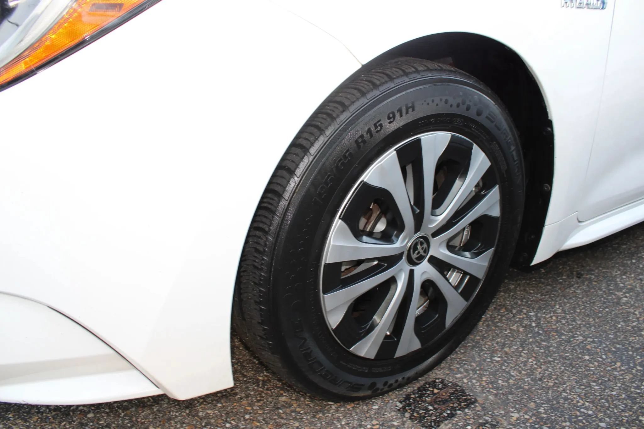Used 2021 Toyota Corolla LE FWD image 30