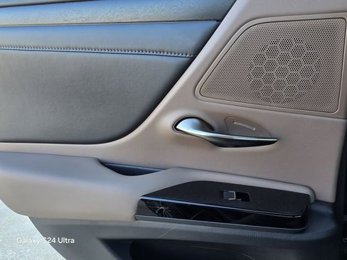 Used 2023 Lexus ES 350 w/ Premium Package image 16