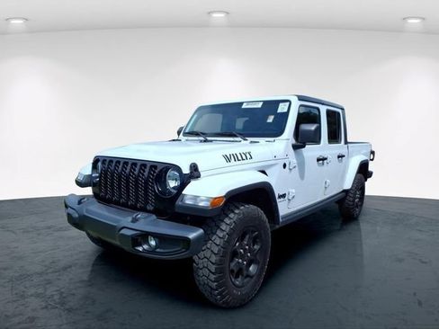 Used 2023 Jeep Gladiator Sport AWD/4WD image 2