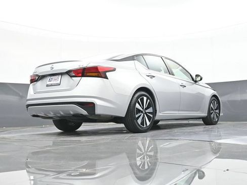 Used 2022 Nissan Altima 2.5 SV FWD image 46