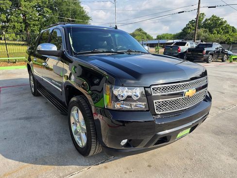 Used 2012 Chevrolet Avalanche LTZ RWD image 5