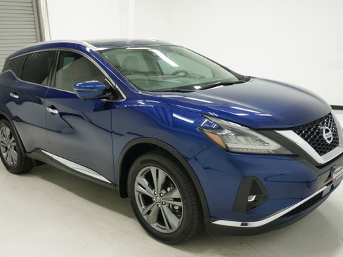 Used 2019 Nissan Murano Platinum image 3