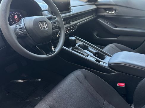 Used 2023 Honda Accord EX image 4