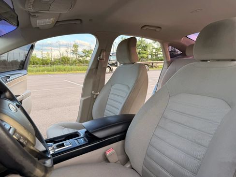 Used 2018 Ford Fusion SE FWD image 21