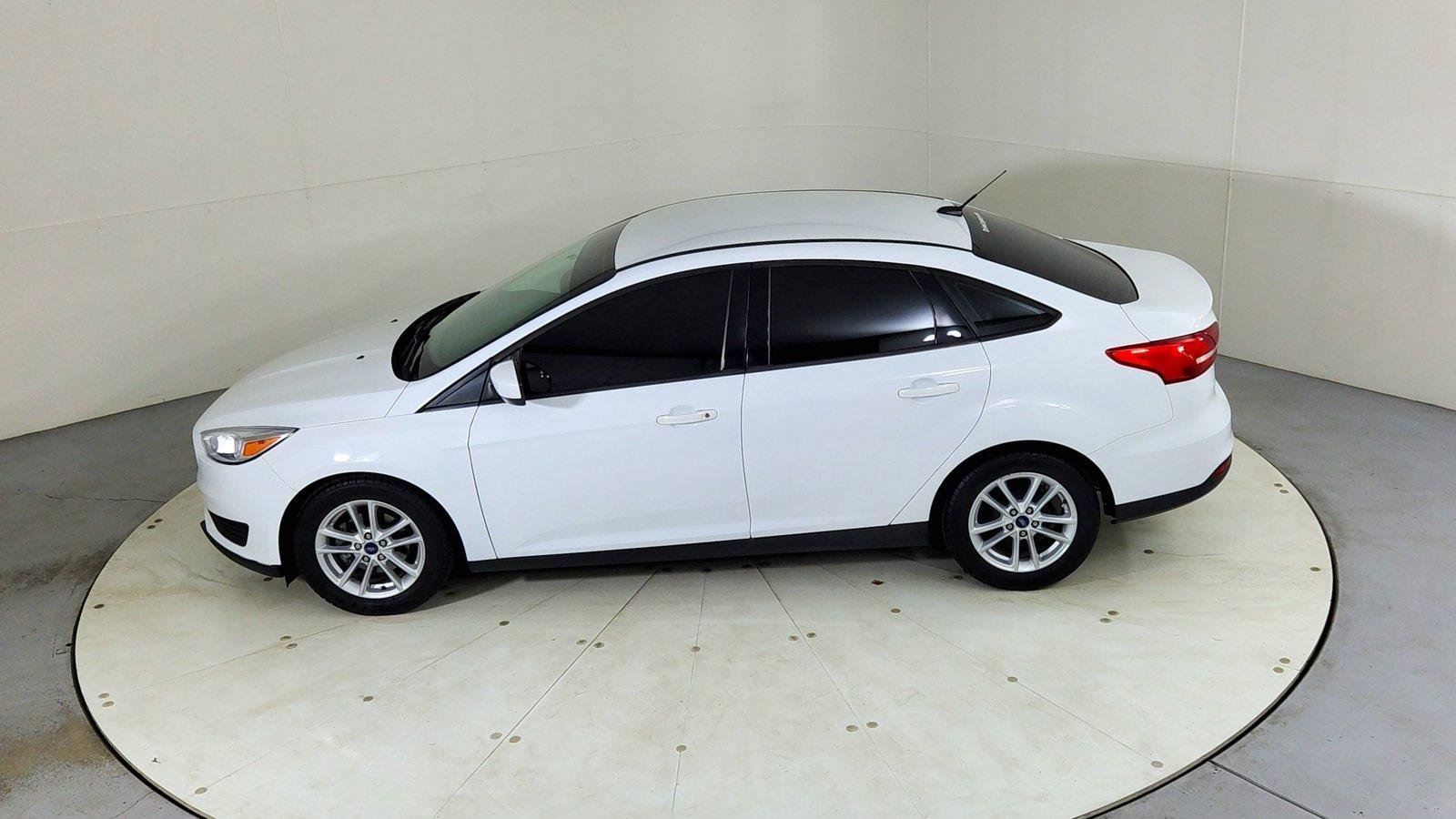 Used 2018 Ford Focus SE FWD image 19