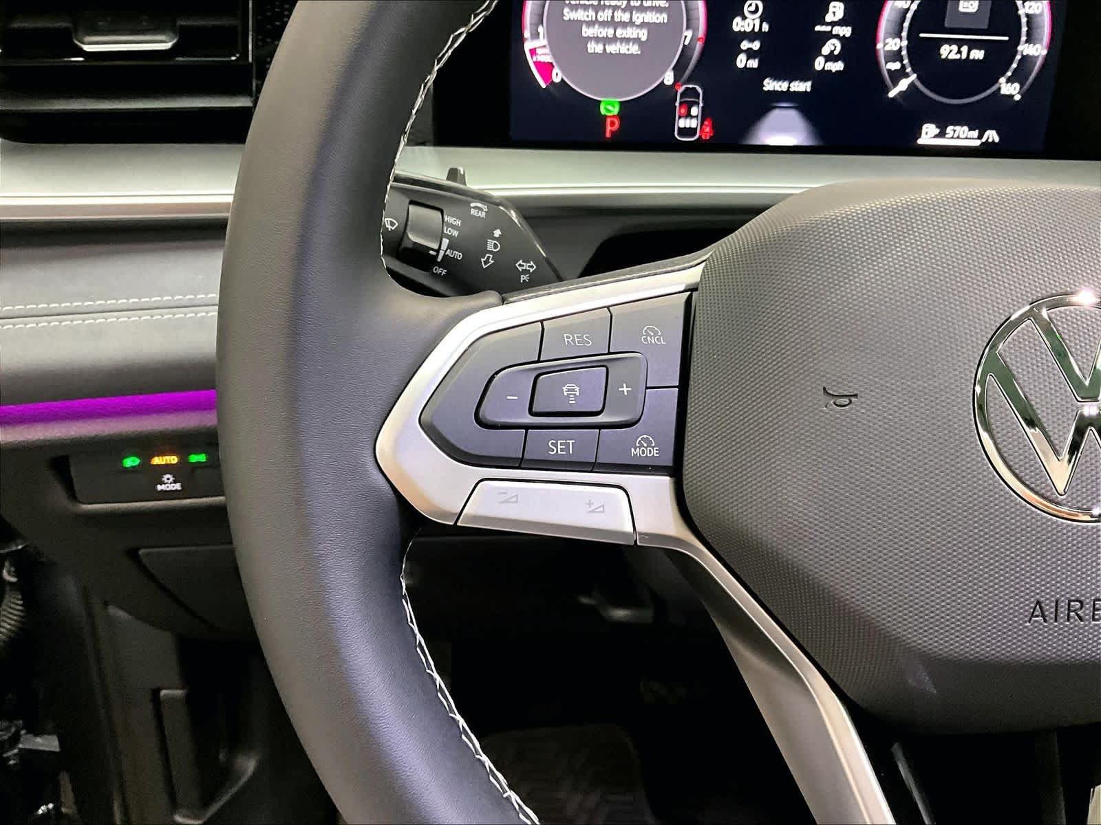 New 2026 Volkswagen Tiguan SE AWD/4WD image 17