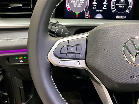 New 2026 Volkswagen Tiguan SE image 17