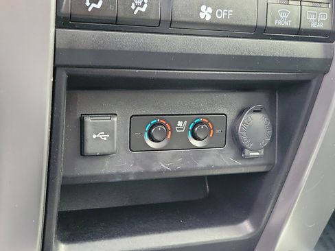 Used 2023 Toyota 4Runner Limited image 32