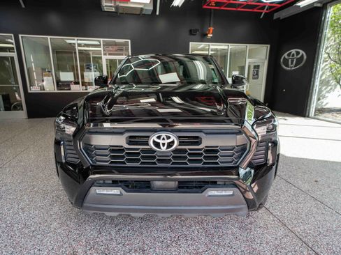 Used 2025 Toyota Tacoma TRD Off-Road image 6