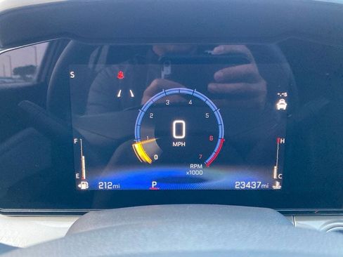 Used 2025 Chevrolet Trax LT image 13