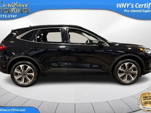 Used 2025 Ford Escape Platinum image 5