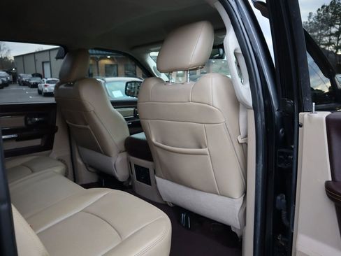 Used 2014 RAM 1500 Laramie w/ Convenience Group image 18