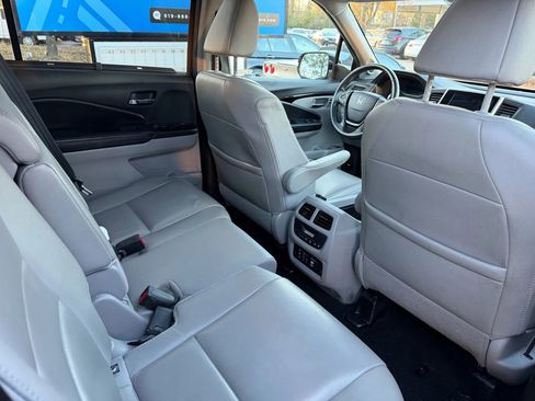 Used 2018 Honda Pilot Touring image 33
