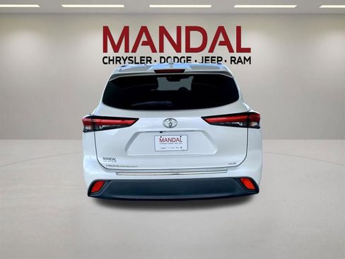 Used 2020 Toyota Highlander XLE FWD image 7