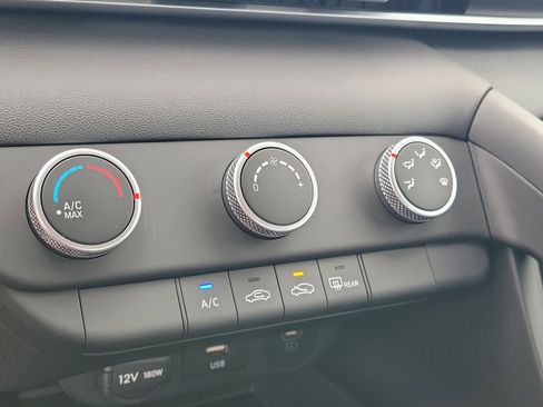 New 2026 Hyundai Elantra SE image 26