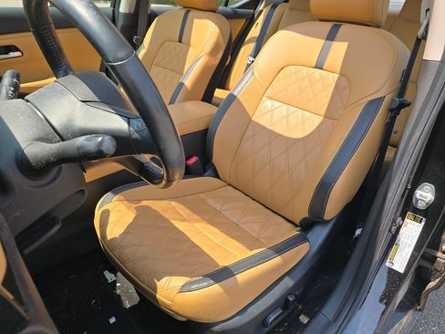 Used 2023 Nissan Sentra SV w/ SV Premium Package FWD image 20