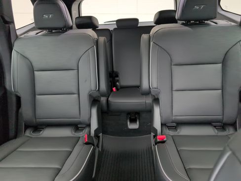 New 2026 Buick Enclave Sport Touring w/ LPO, Floor Liner Package image 28