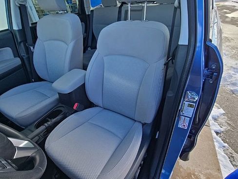 Used 2017 Subaru Forester 2.5i Premium w/ All-Weather Package image 12