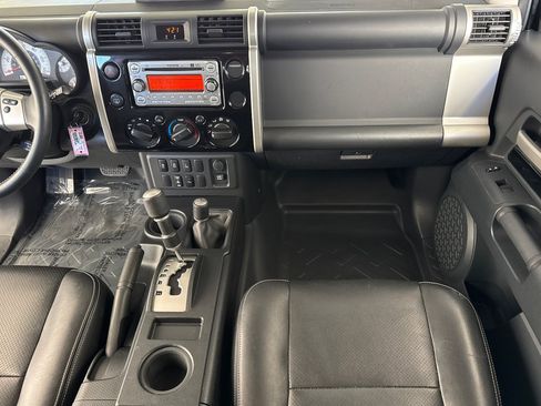 Used 2014 Toyota FJ Cruiser 4WD w/ Upgrade Package image 17