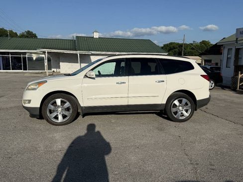 Used 2012 Chevrolet Traverse LTZ AWD/4WD image 3